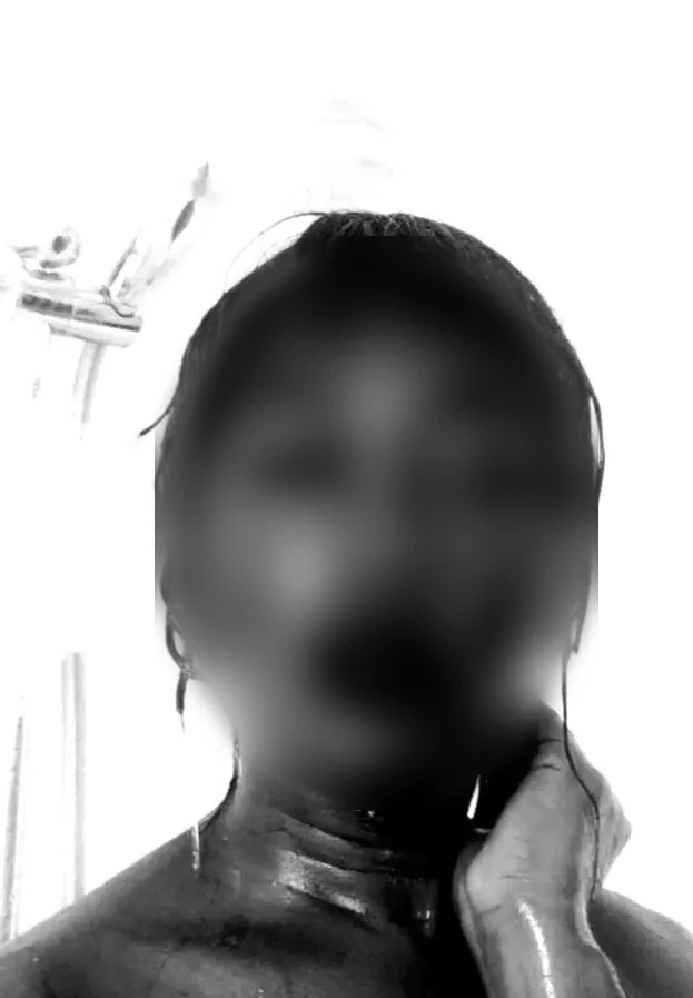 Christelle - Image 12